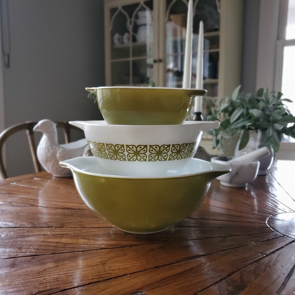 Vintage Pyrex | Verde Avocado Square Flowers | 3 Cinderella Mixing Bowls | 1970s